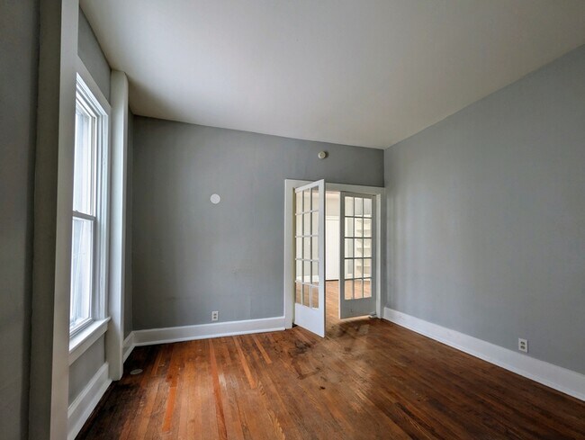 Foto del edificio - 924 N Capitol Ave