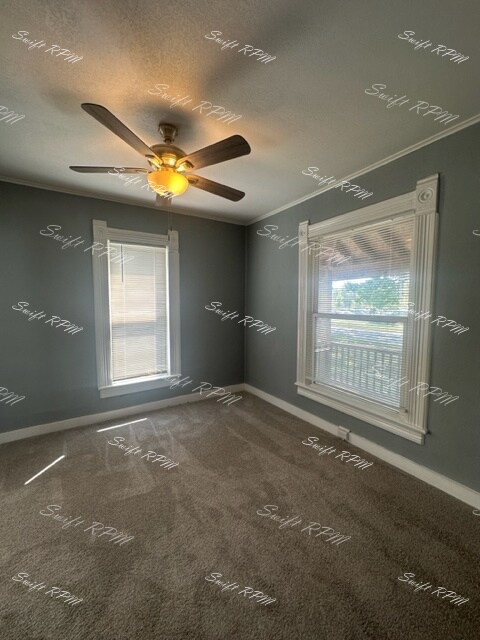 Foto del edificio - 330 N Cherry St