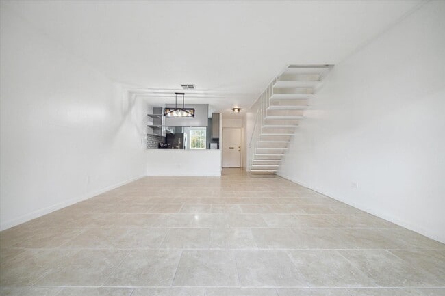 Foto del edificio - 7821 Rue St Cyr St