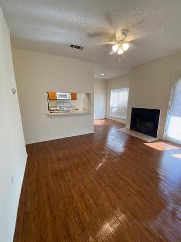 Building Photo - 7126 Holly Hill Dr