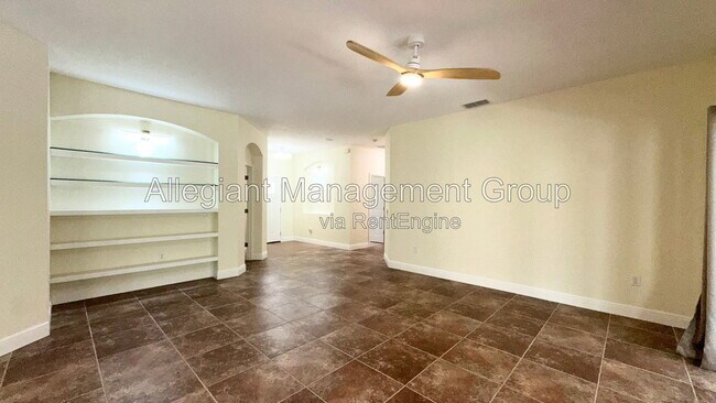 Foto del edificio - 1287 Glendora Rd N