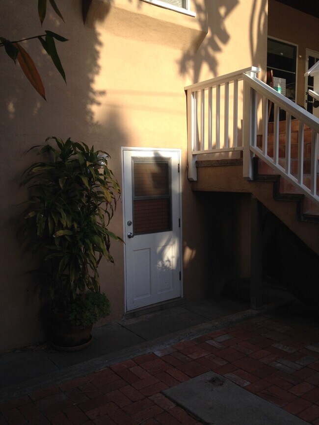 Entrada al dormitorio - 4770 55th St