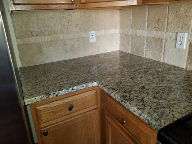 Foto del edificio - 1376 Coolcrest Dr