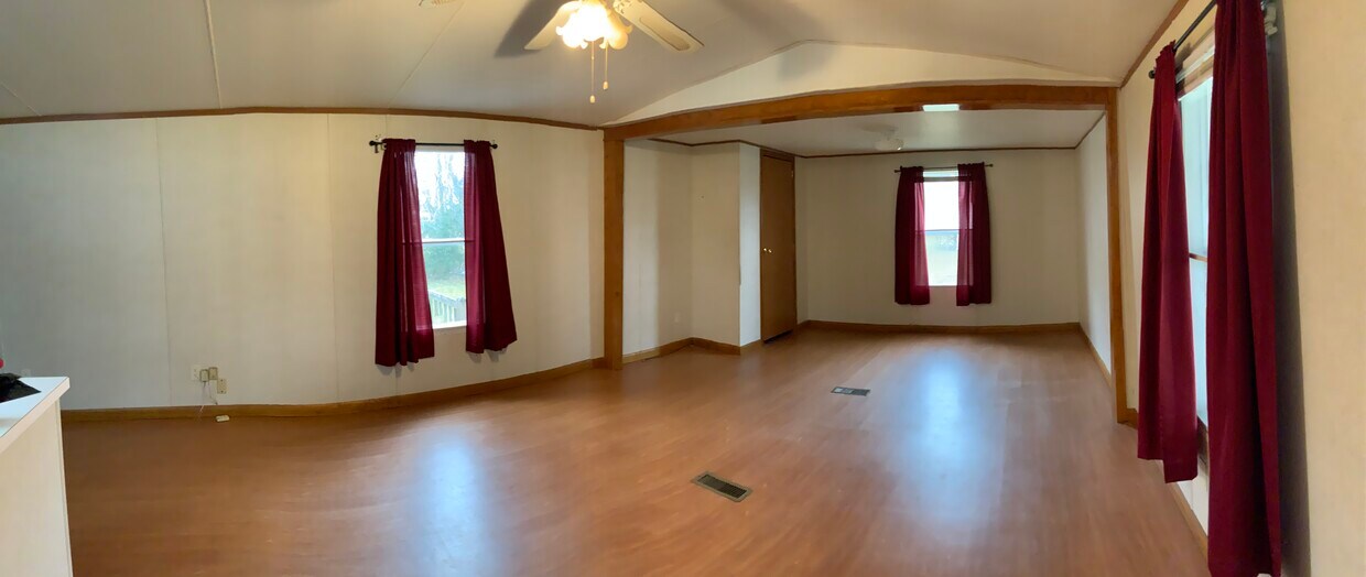 Primary Photo - 513 N Suire St