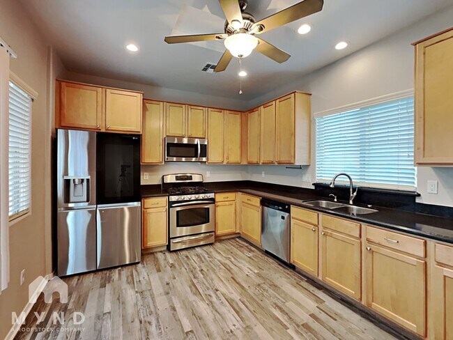 Building Photo - 2507 N 148th Dr