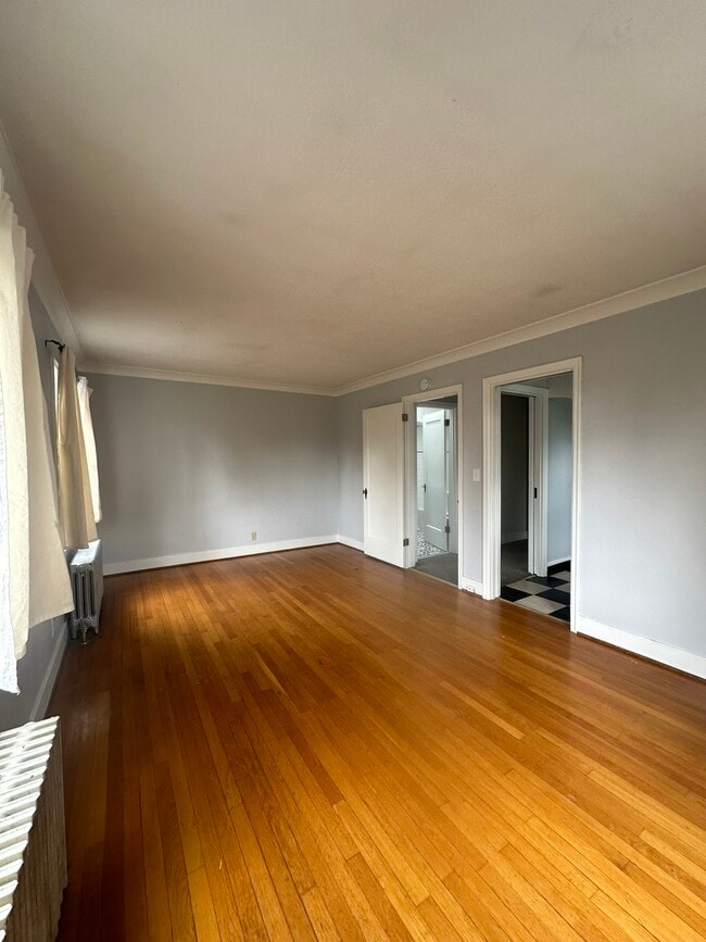 Foto del edificio - 18348 SE River Rd