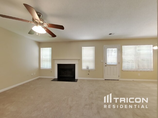 Foto del edificio - 3853 Sunview Dr NW