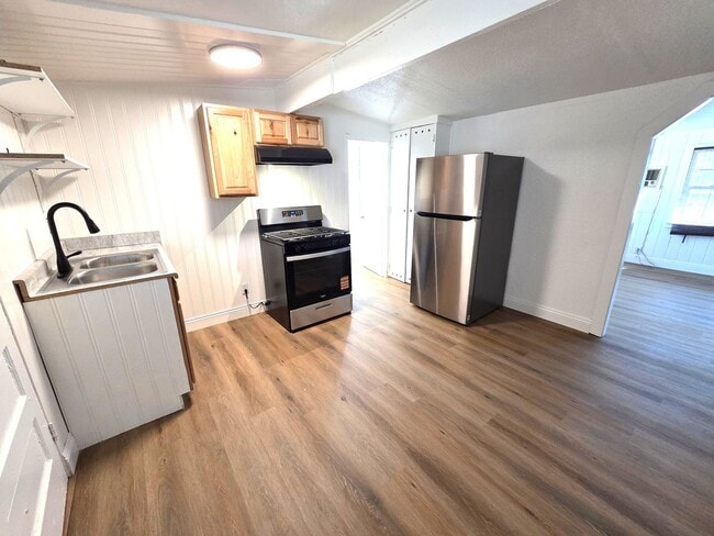 Foto del edificio - Remodeled 2 Bedroom 1 Bath Home