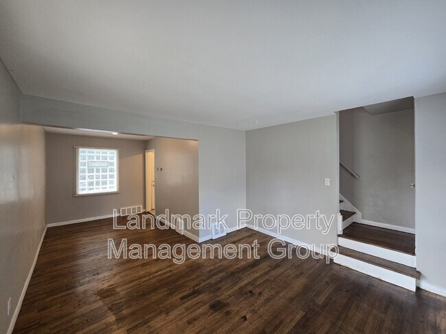 Foto del edificio - 9151 Mansfield St