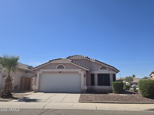 Building Photo - 3827 W Runion Dr