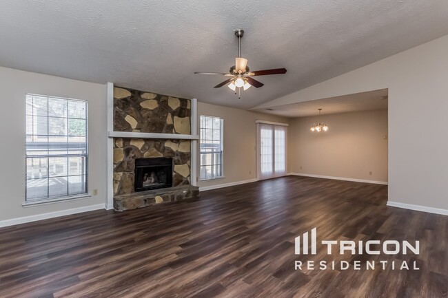 Building Photo - 3670 Riverchase Terrace