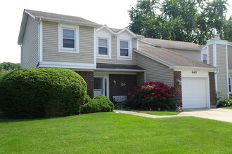 Building Photo - 945 Fieldstone Ct