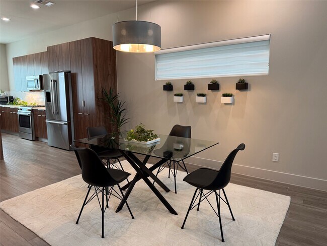 Building Photo - 6820 Rocinante Ln