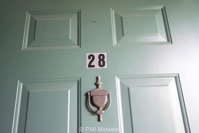 Foto del edificio - "Charming 2-Bed Townhouse Retreat on Progr...