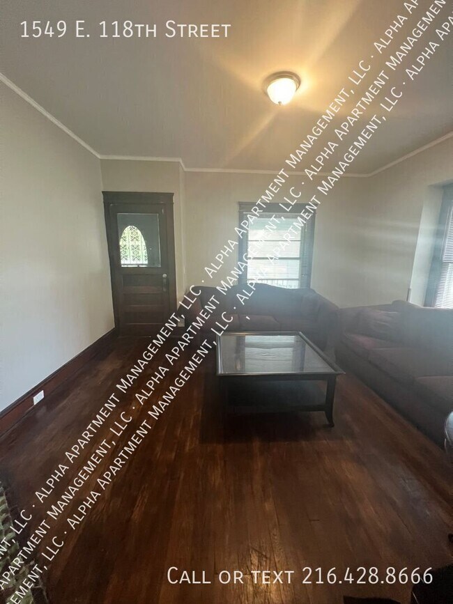 Foto del edificio - 1549 E 118th St