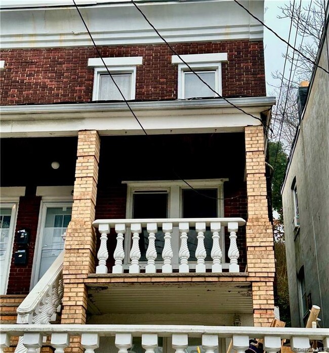 Building Photo - 42-44 St Pauls Ave