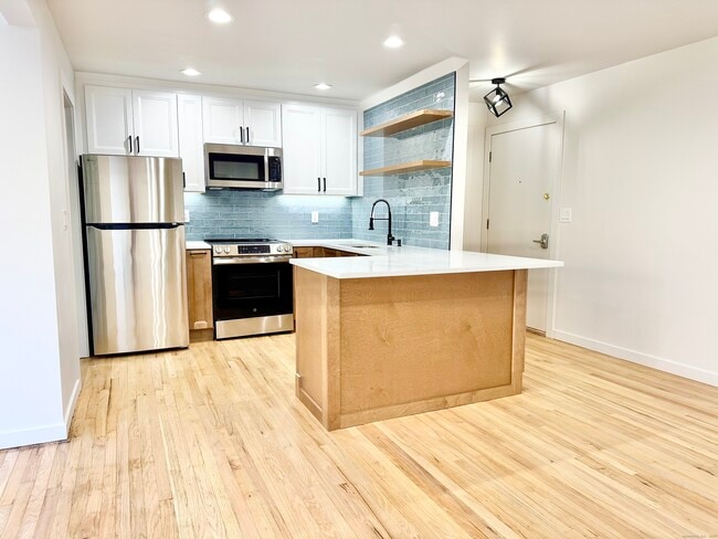 Foto del edificio - 1742 Boston Post Rd