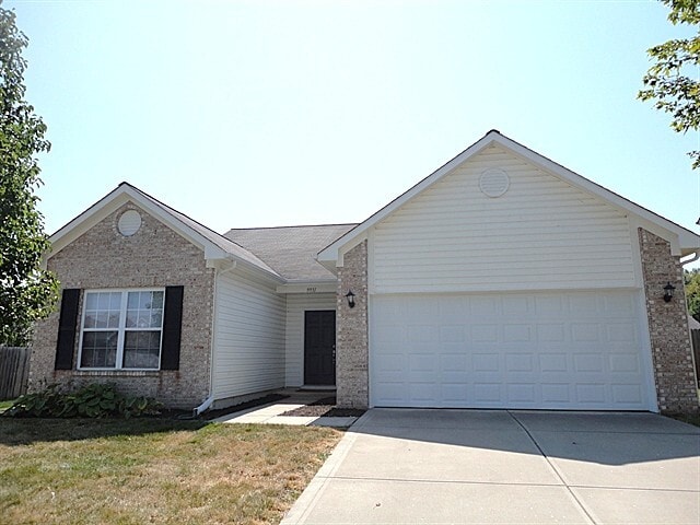 Primary Photo - 9931 Lakefield Ln