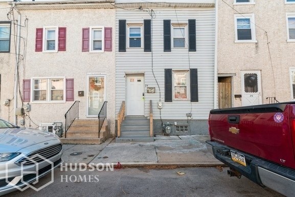 Primary Photo - 24 W Front St