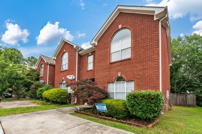 Building Photo - "Discover Serenity in Pelham: Your Perfect...