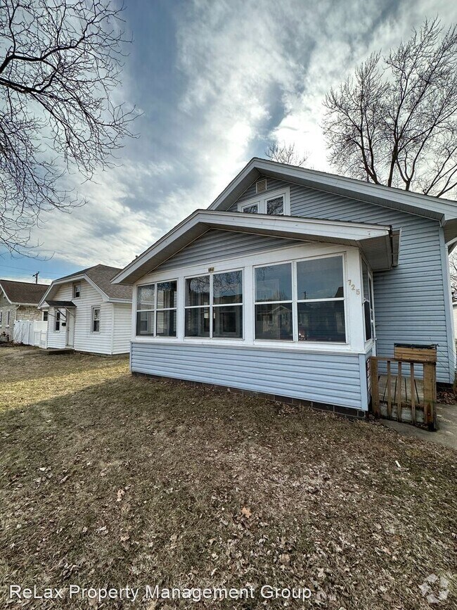 Hill View Place Houses under 2,000 La Crosse, WI 1 Homes