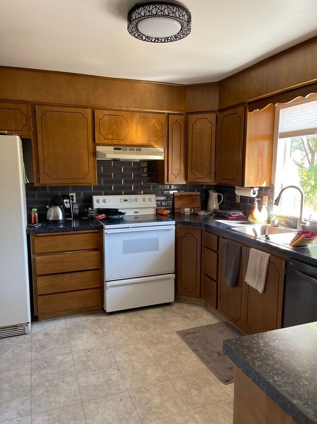 Building Photo - Great location in Meridian for this 3 bedr...