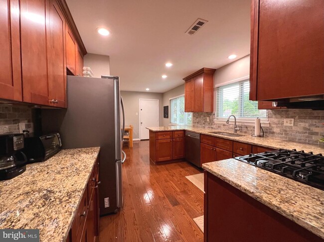 Building Photo - 1514 Roundleaf Ct