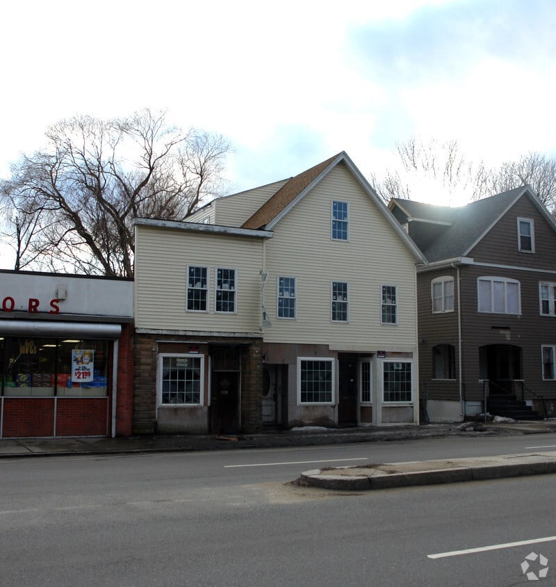 Building Photo - 637-641 Cummins Hwy
