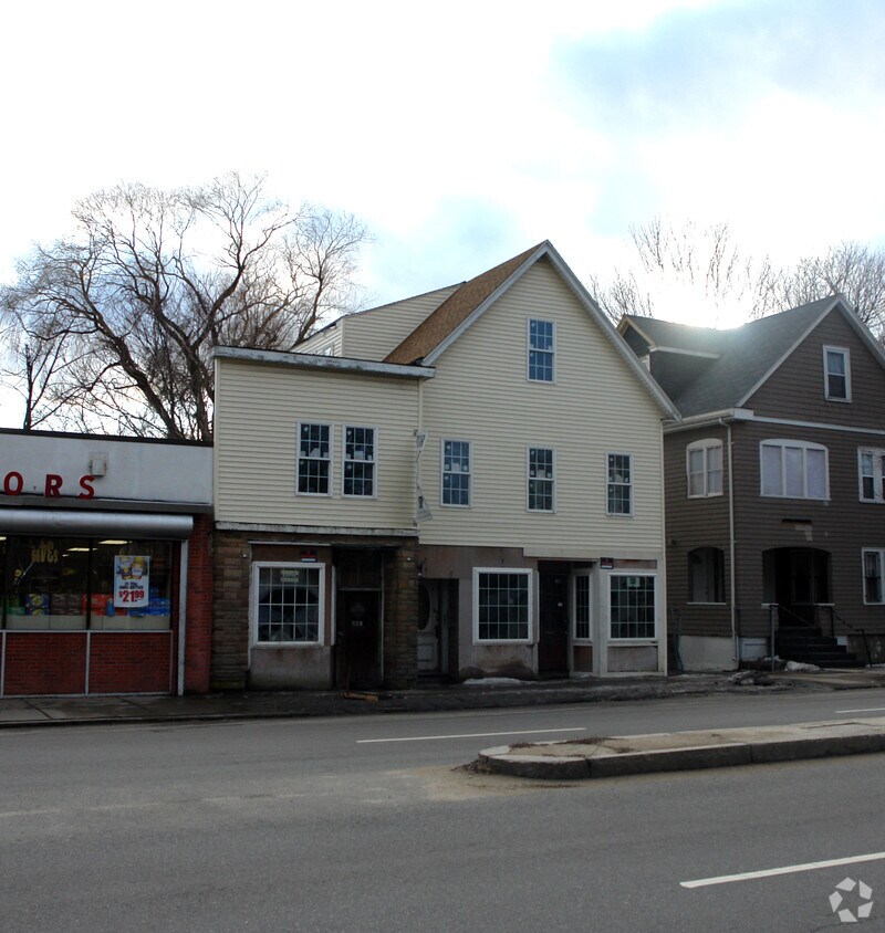 Foto del edificio - 637-641 Cummins Hwy