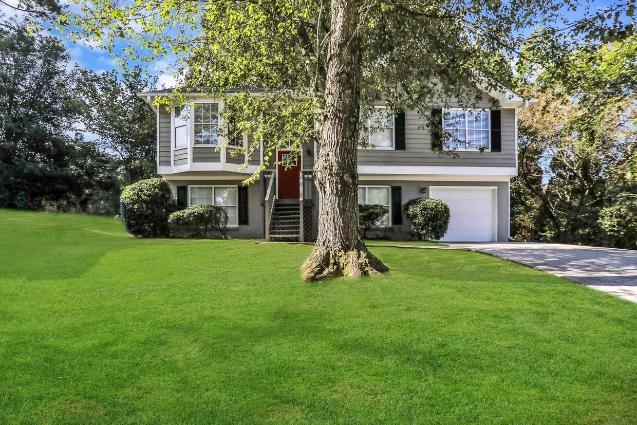 Primary Photo - 6017 Happy Trails Ct