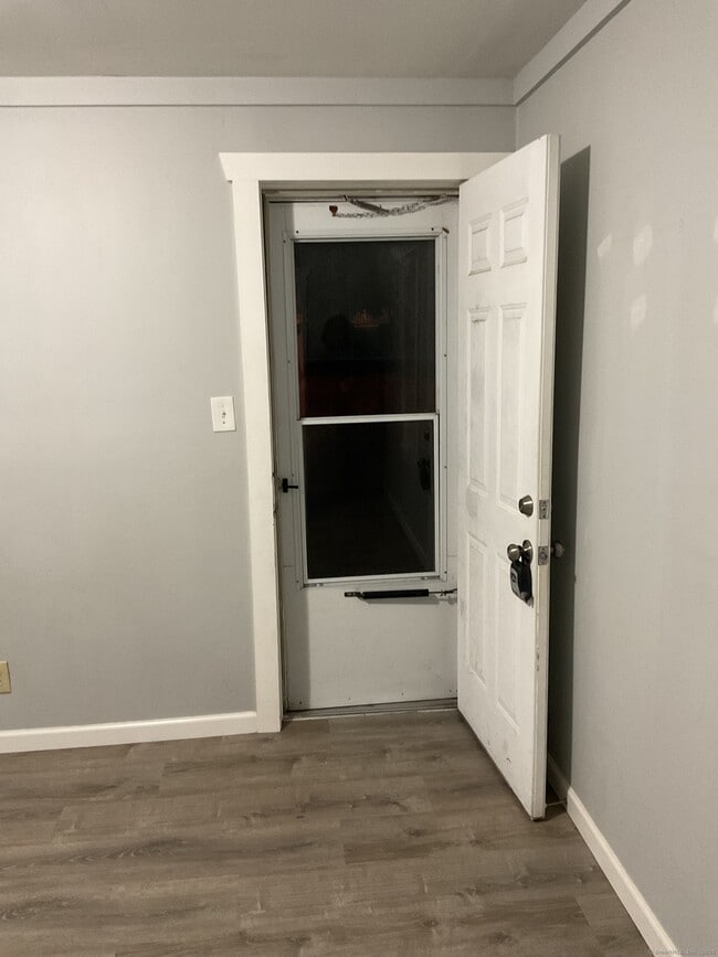 Building Photo - 41 Pleasant St