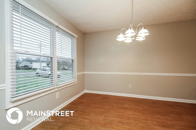 Foto del edificio - 592 Woodcrest Dr