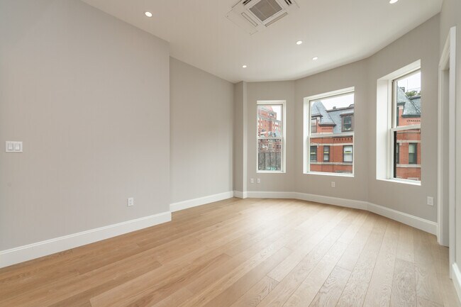 Building Photo - 36 Fairfield St