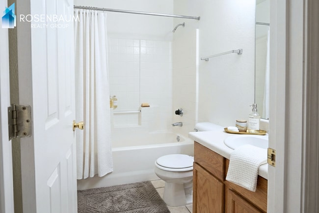 Building Photo - 6243 N Buckboard Dr