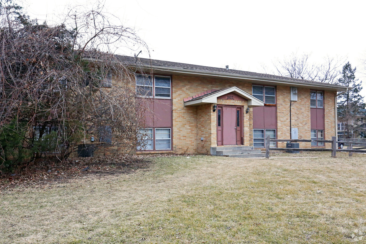 Building Photo - 1802 Oakland Ave