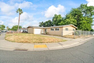 Building Photo - 6436 Thomas Dr