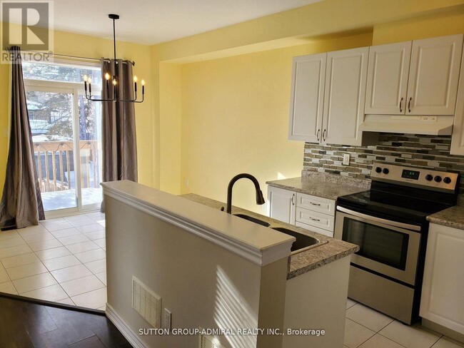 Building Photo - 38 Greenwood Dr