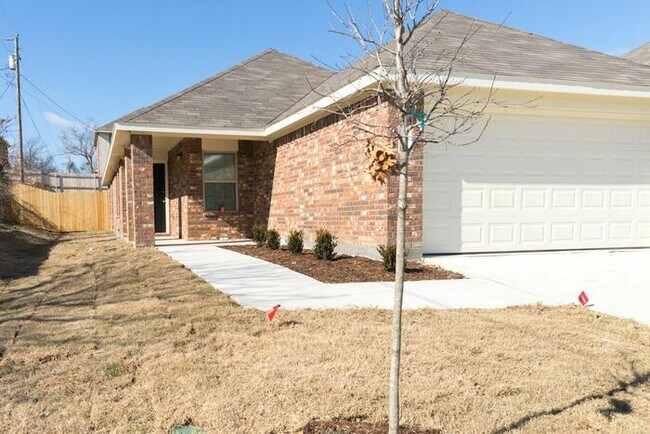 Building Photo - 1508 Swallow Dr
