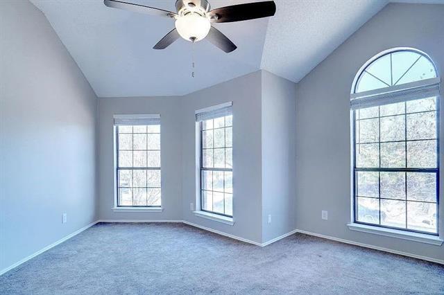 Building Photo - 1400 Paintbrush St