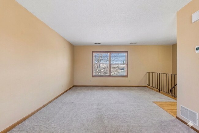 Foto del edificio - 3321 Berwood Ct W