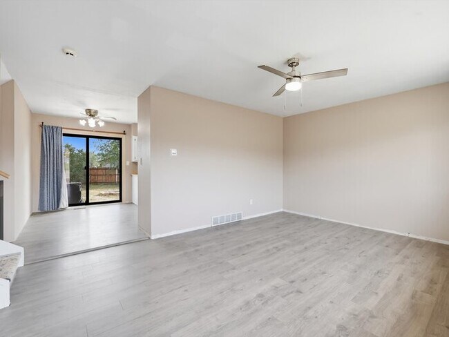 Foto del edificio - 6735 Goldfield Dr