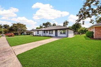 Building Photo - 1202 Dogwood Dr