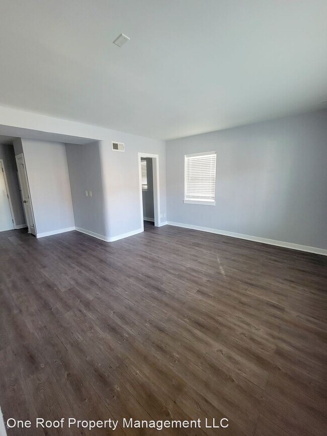 Building Photo - Studio, 1 bath House - 4524 Broadway Boule...
