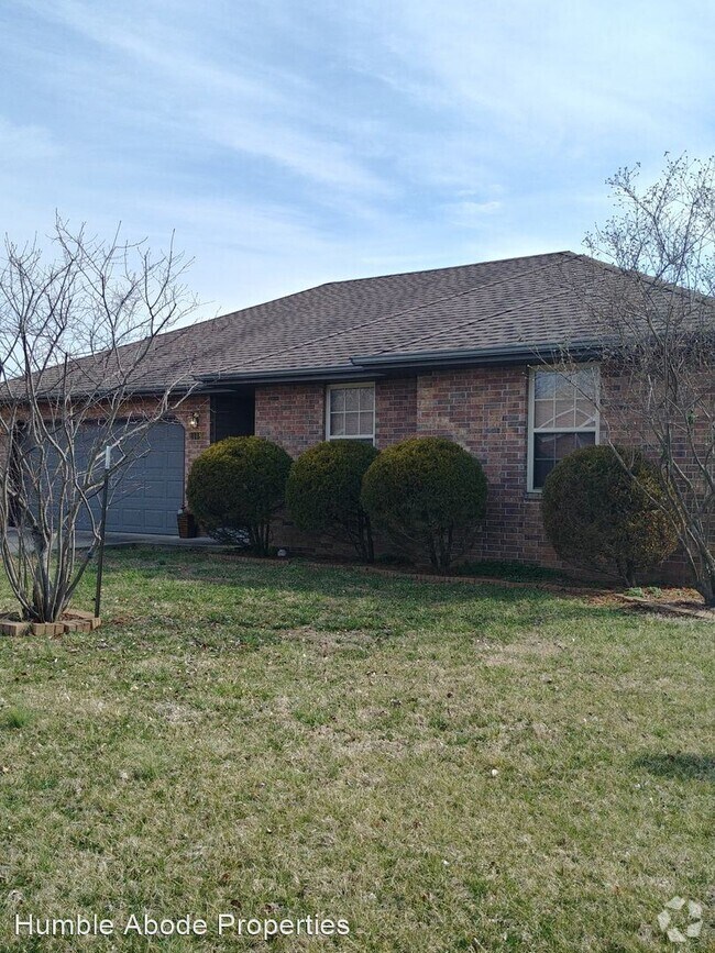 Waterford Cottages By The Lakes Apartments under 2,500 Ozark, MO 1