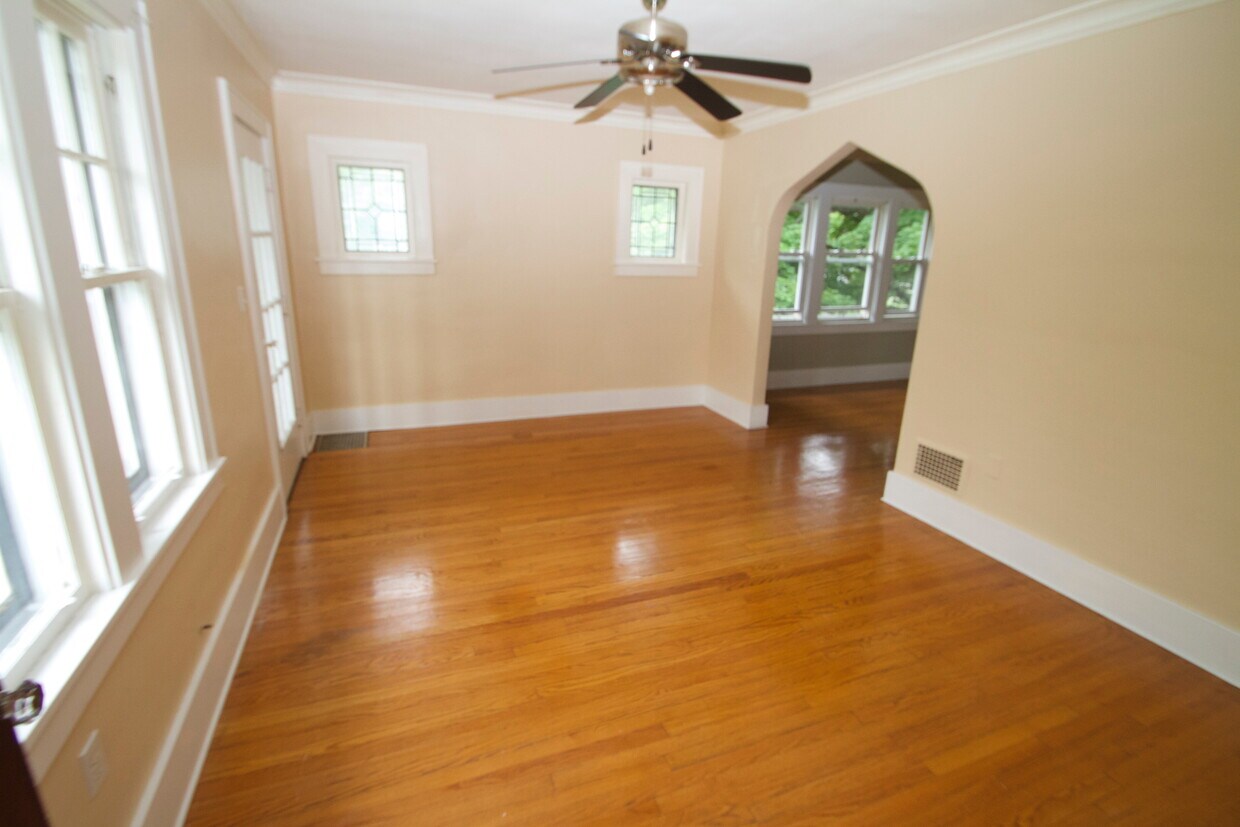 Sala de estar - 376 Humboldt St