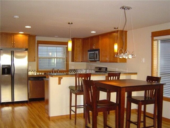Foto del edificio - 4557 11th Ave NE