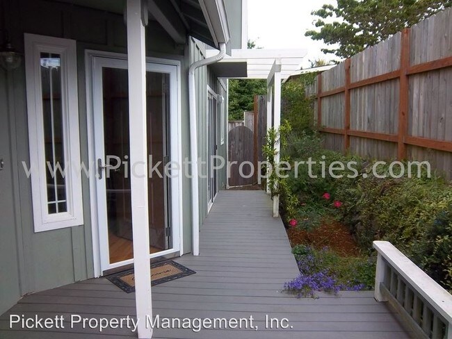 Building Photo - 3 br, 2.5 bath House - 1137 Cloninger Ct.