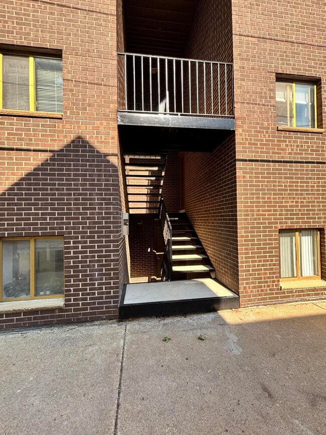 Building Photo - 817 Arch St