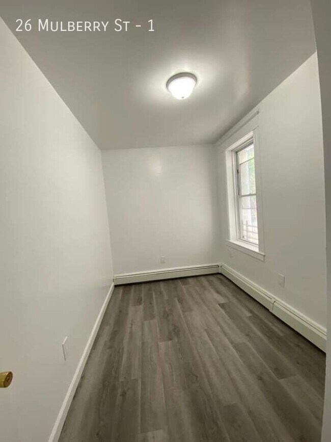 Building Photo - 26 Mulberry St