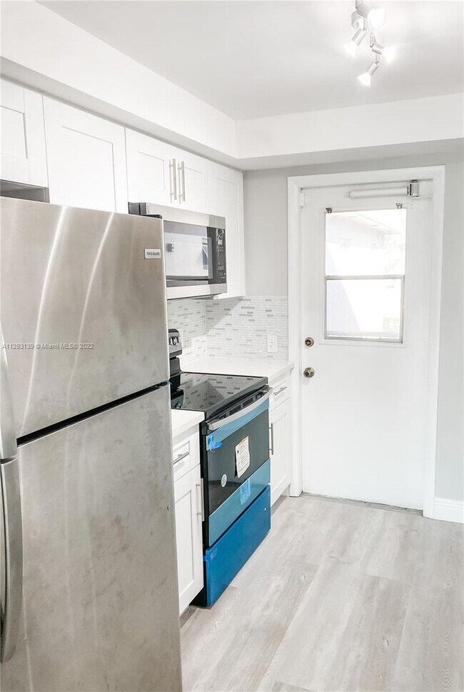 Foto del edificio - 2431 SW 82nd Ave